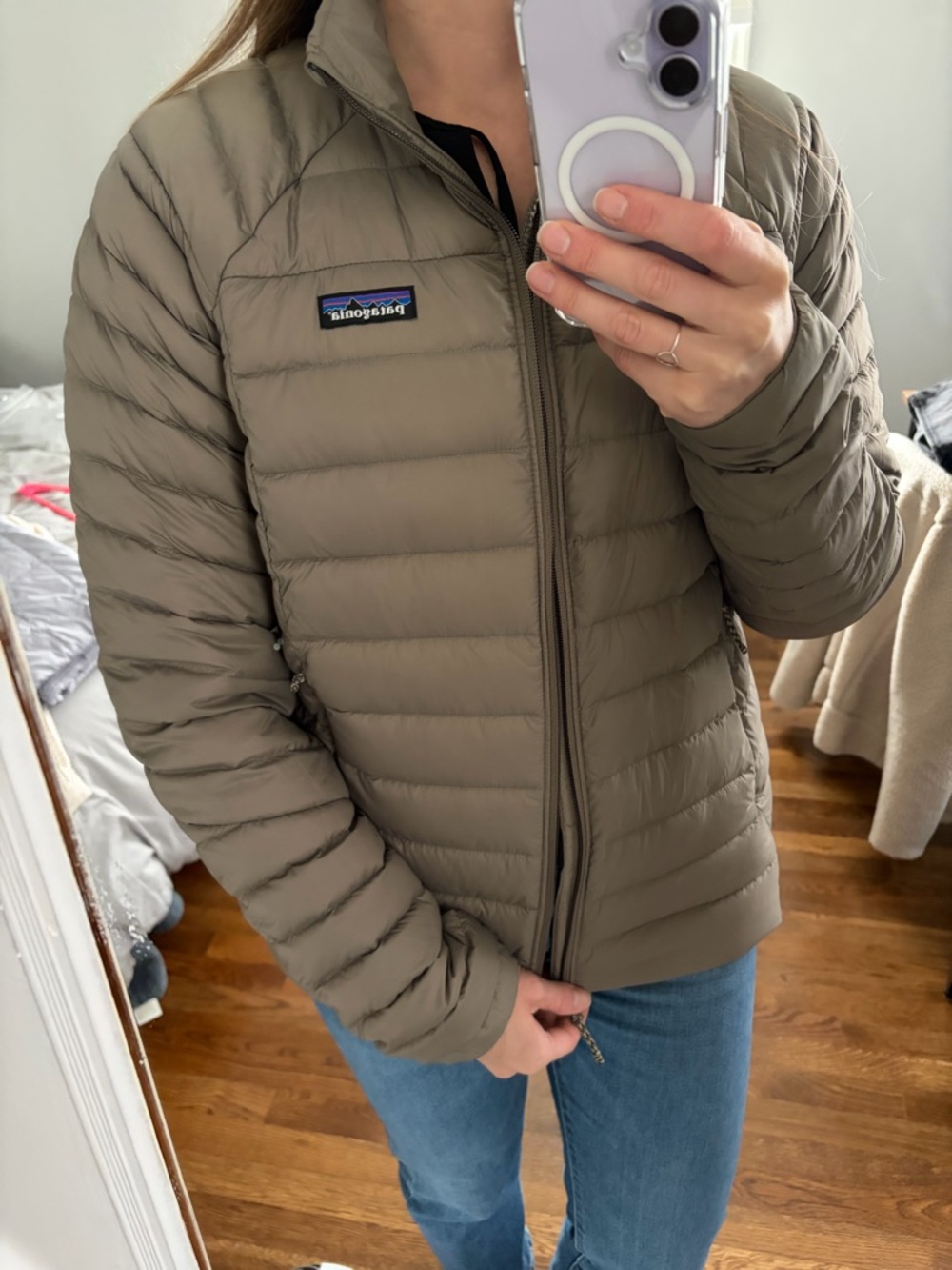 Patagonia Women’s Down Sweater Jacket - Wing Grey - Picture 6 of 6